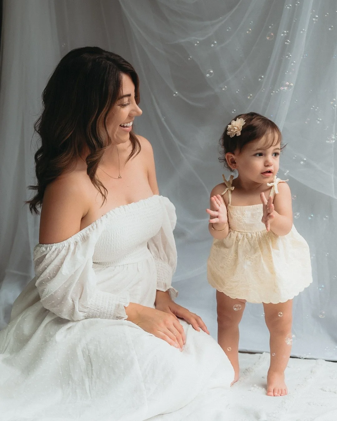 Mother's Day minis are about stress free fun. Bubbles for younger kids ticks that criteria so easily because kids love bubble and you don't have to lift a finger to make it happen. 

There are still time to book your Mother's Day mini. Comment the wo