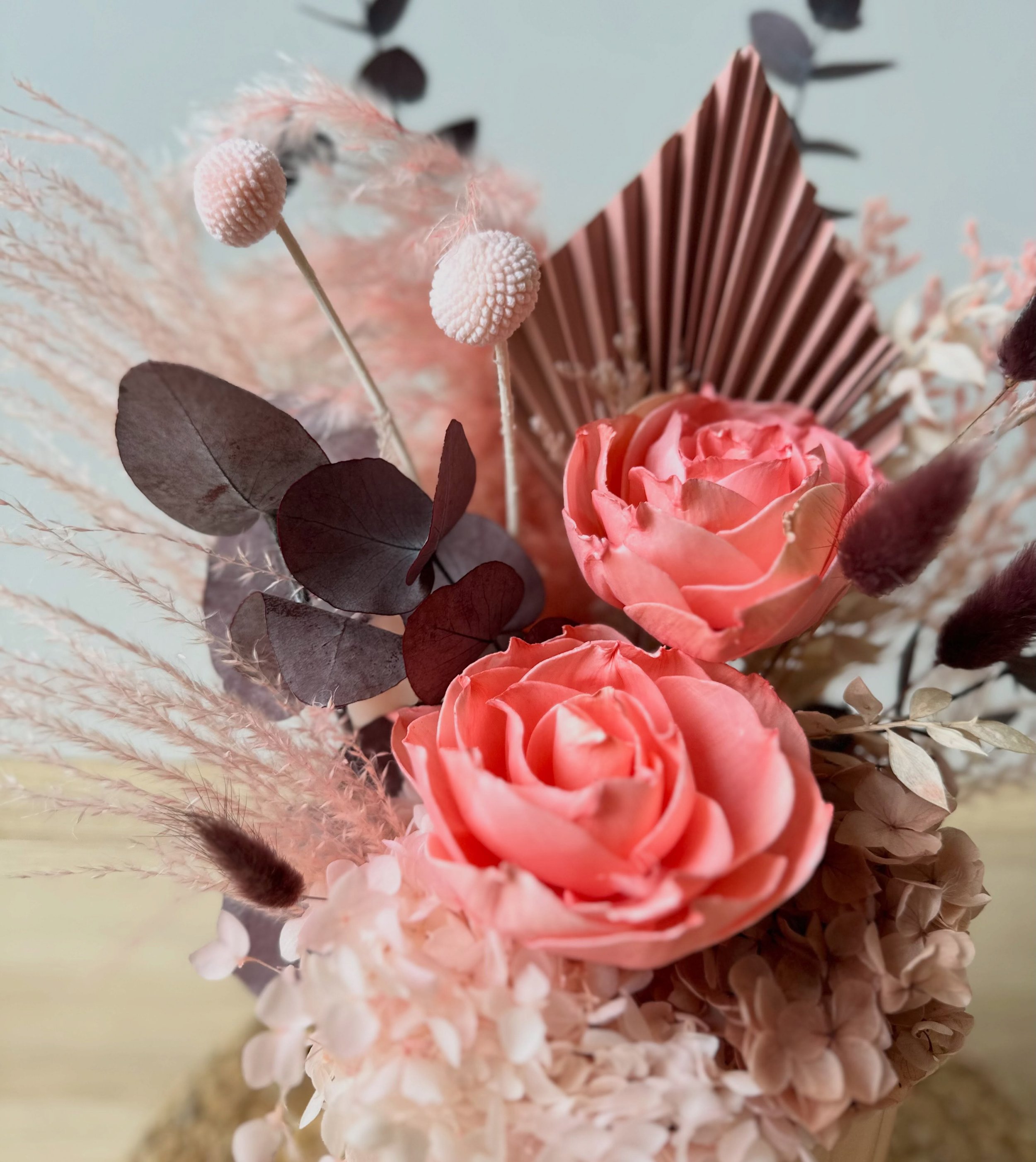And to our pink girlies&hellip; we got you!! This brand new pink arrangement has just landed online and we&rsquo;re obsessed with the colour combo and the brand new ribbed pots