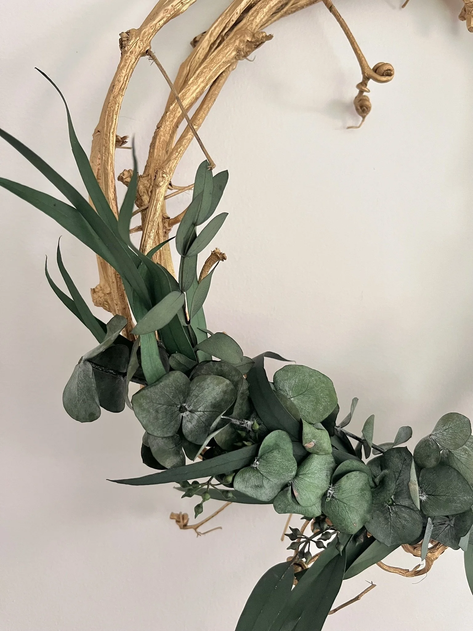 The Preserved Stem - Dried Flower Wreath - Gold Vine -Preserved Gum 1.JPEG