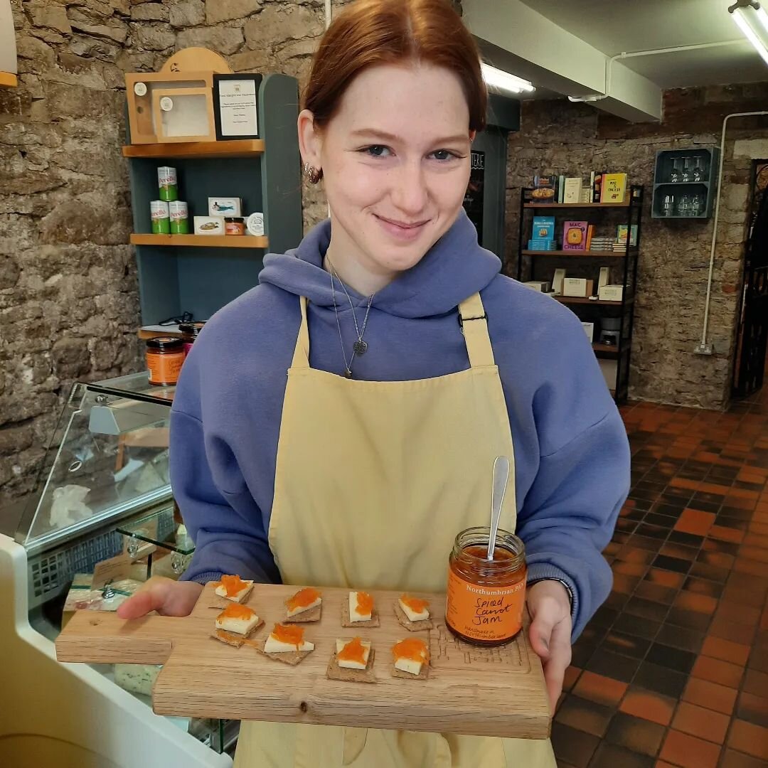We're delighted to be stocking @northumbrianpantry's range of cheese accompaniments!

Today we've paired their Spiced Carrot jam with Yoredale Wensleydale for you to try.

#cheesepairings 
#cheeseandchutneys 
#yoredalewensleydale 
#whatsonyourcheeseb