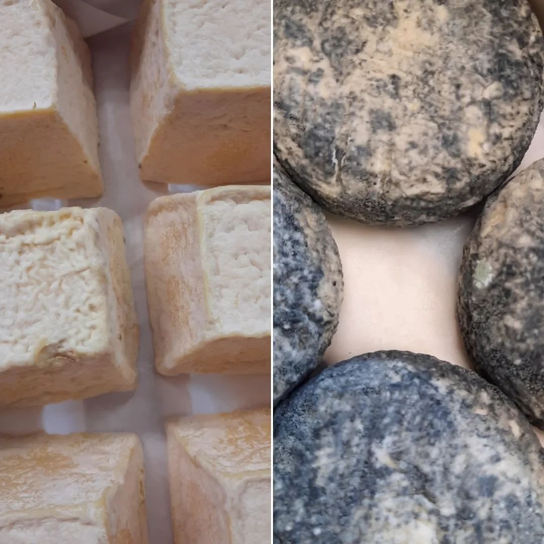 It's a week for goats cheese!🐐

SINODUN HILL is back in stock and from the same producer (and new to the counter) BRIGHTWELL ASH. Covered in vegetable ash it has a wrinkly rind with a dense paste inside 😋

#artisancheese 
#artisangoatcheese 
#whats