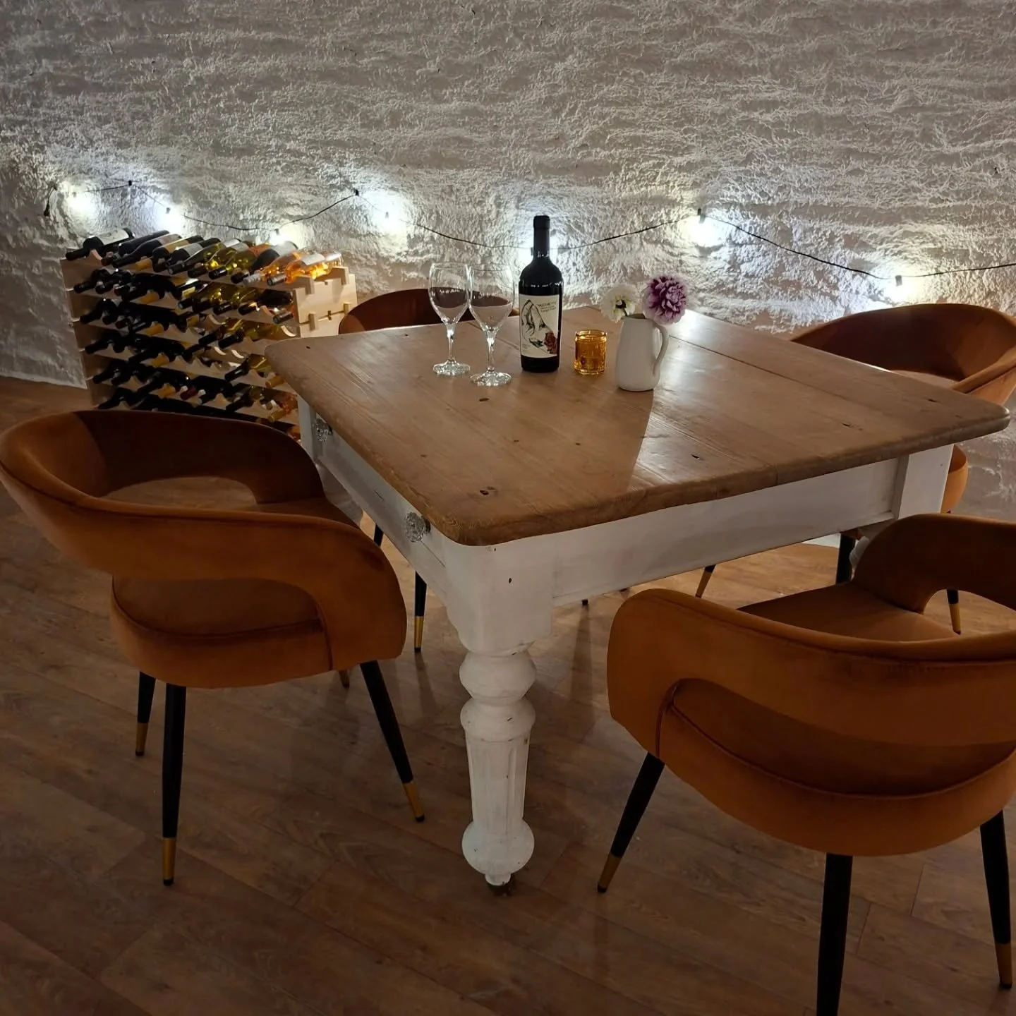 Our little Cheese Bar will be open from 6pm tonight. 

#cheeseandwine 
#cheeseandcharcuterie 
#grazingboards 
#cheesefortheweekend 
#richmondyorkshire 
#richmondnorthyorkshire