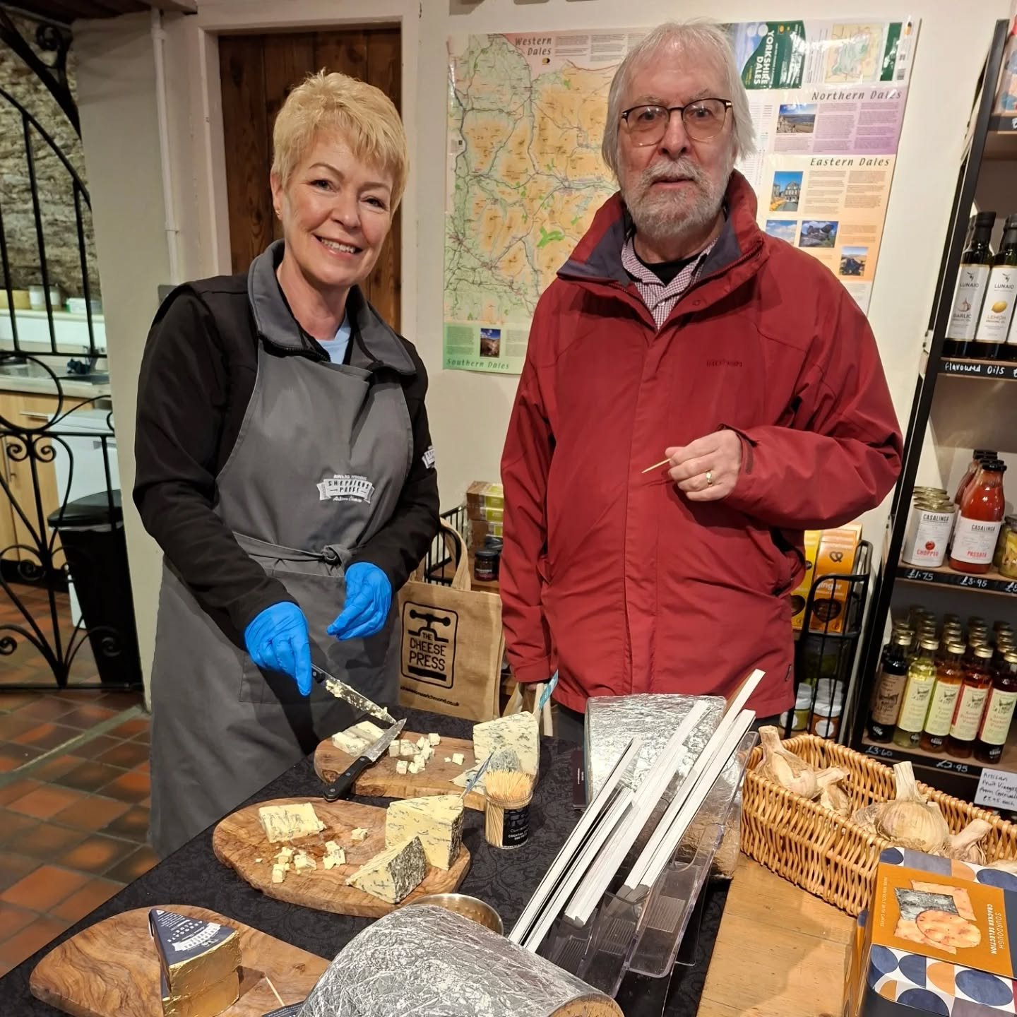 Sylvia @sylob1 from @shepherdspurse is with us today offering tasters so come and try some delicious cheese and fill out your Christmas order form at the same time 🎄🧀

#artisancheese 
#yorkshirecheese 
#britishcheese
#richmondyorkshire
#richmondnor