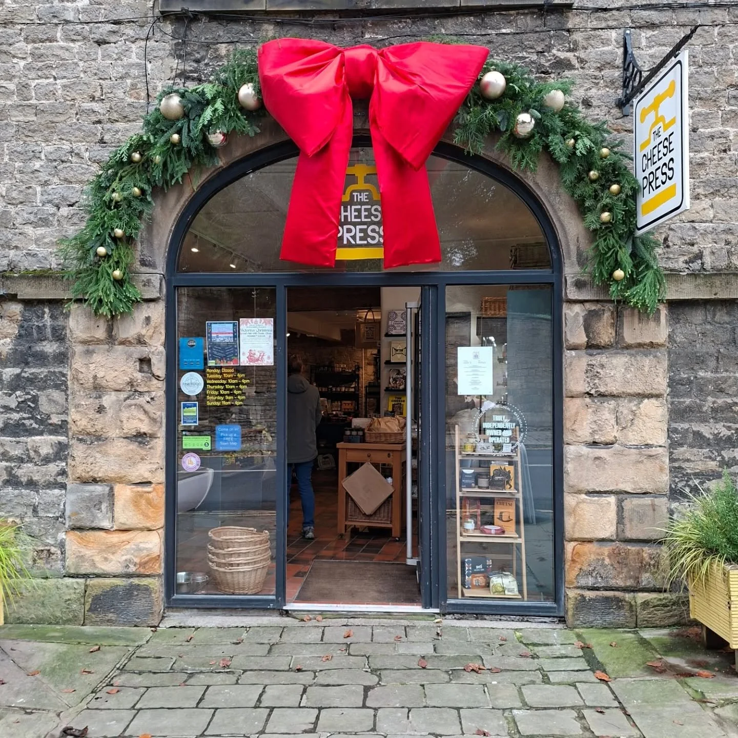 OPEN LATE!

As it's the Christmas lights switch on we'll be staying open late this evening so pop in and see us. 

We'll have tasters on offer and you can fill in your Christmas order form too!

#christmascheese 
#christmashampers 
#richmondyorkshire