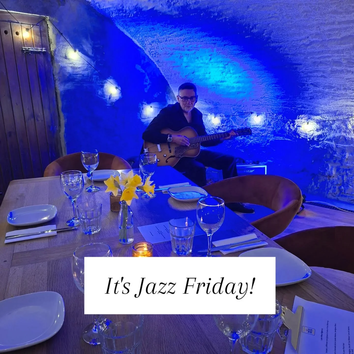 We'll be open this Friday 17th April from 6pm  for cheese and wine and welcoming John back for another evening of relaxed jazz accompaniment 🎶

Get in touch to book your table 🧀🍷

01748 829789

#jazzfriday
#grazingboards
#whatsoninrichmond