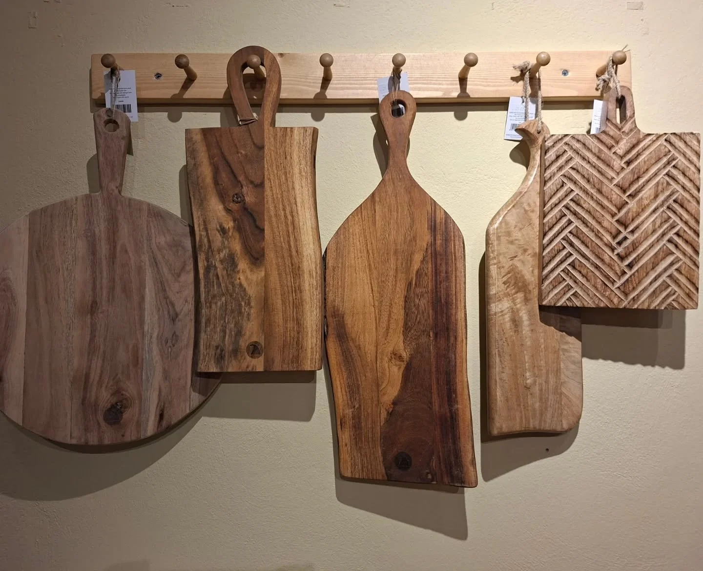 Now In Stock: a lovely selection of boards for your cheese, charcuterie and alfresco dining!

#artisanboards
#alfrescodining