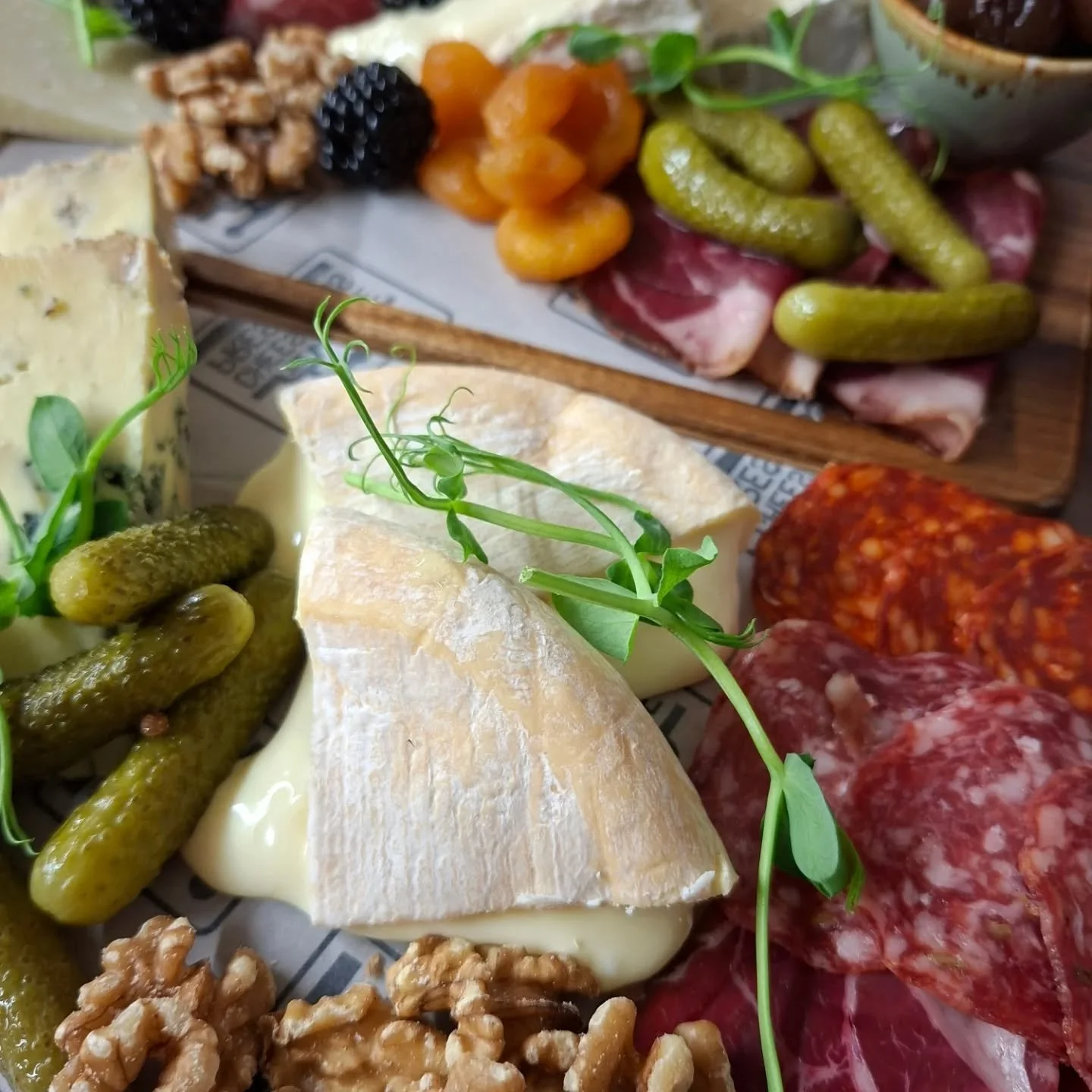 Weekend cheese 🧀 

Our Cheese Bar is open from 6pm today - get in touch to book a table and enjoy some amazing cheese along with a great selection of wine.

Otherwise we're open all day for your weekend cheese!

#cheesefortheweekend 
#grazingboards 