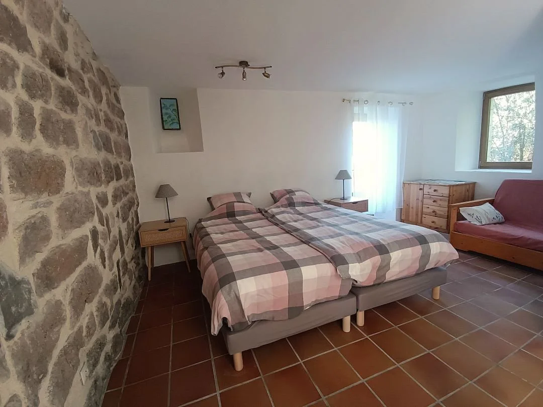 Gîte Tilleul - Grande chambre avec 2 lits de 90 x 200 cm jumelables