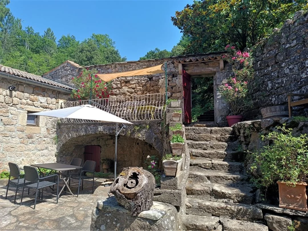 Aqua Terra Silva - Gîte avec cour ensoleillée