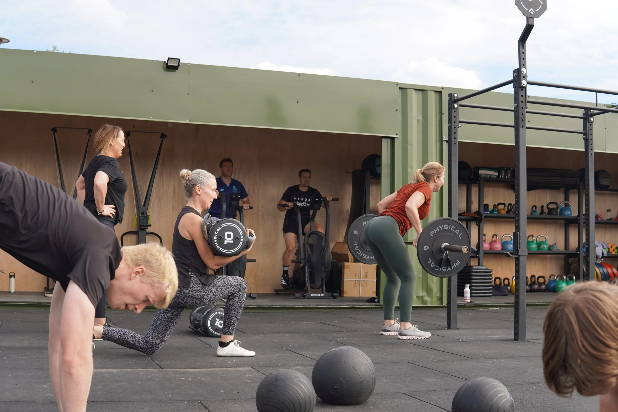 How do you prepare for an intense challenge like a HYROX? Train with us at Colets.