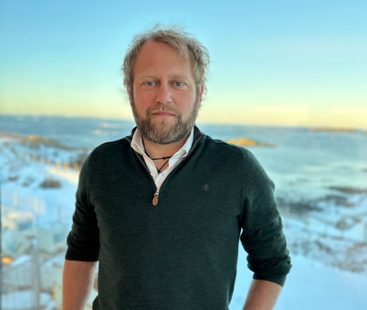 «Vestervind Contractors» med full seilføring