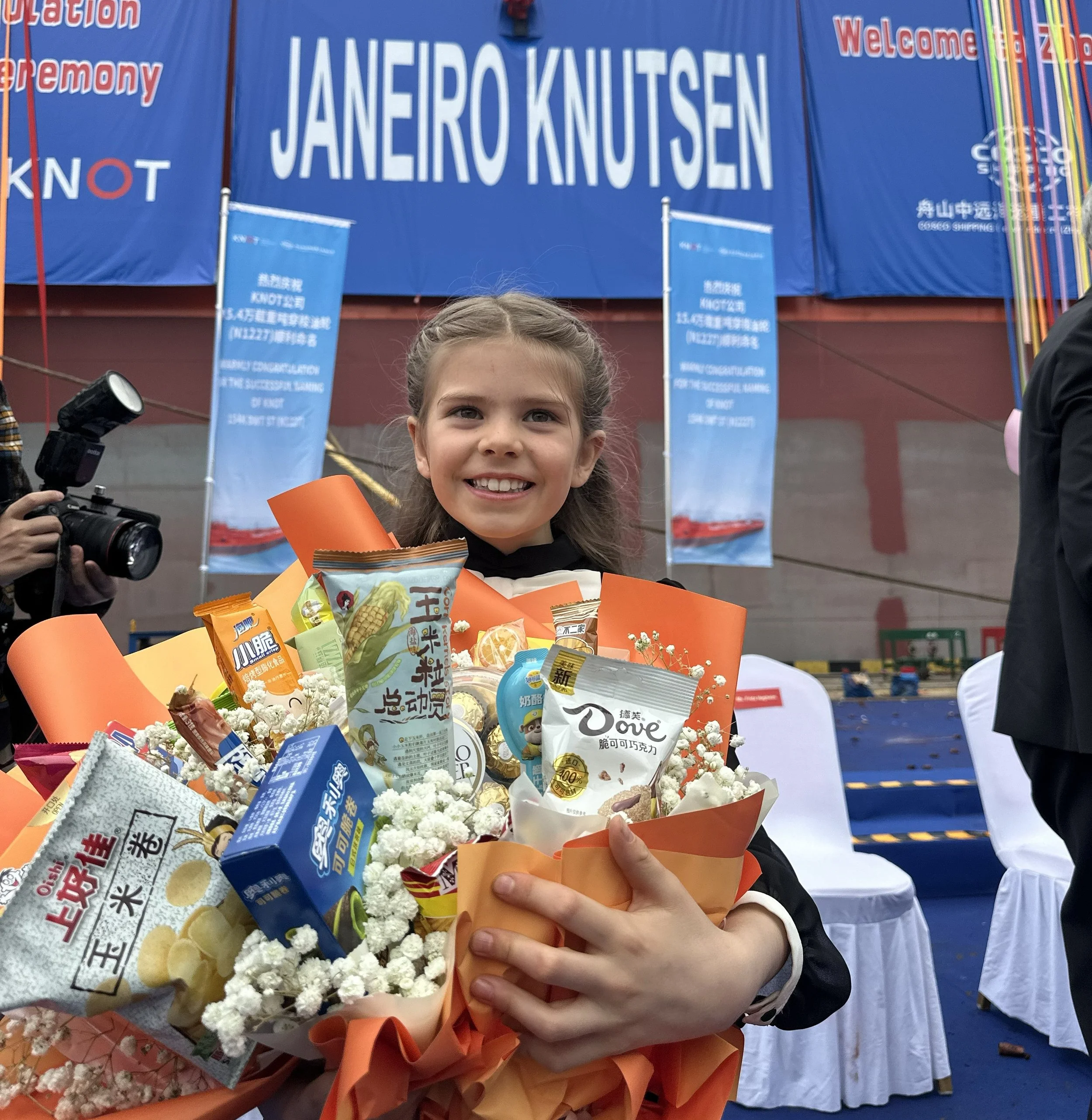Ung gudmor døpte stort skip