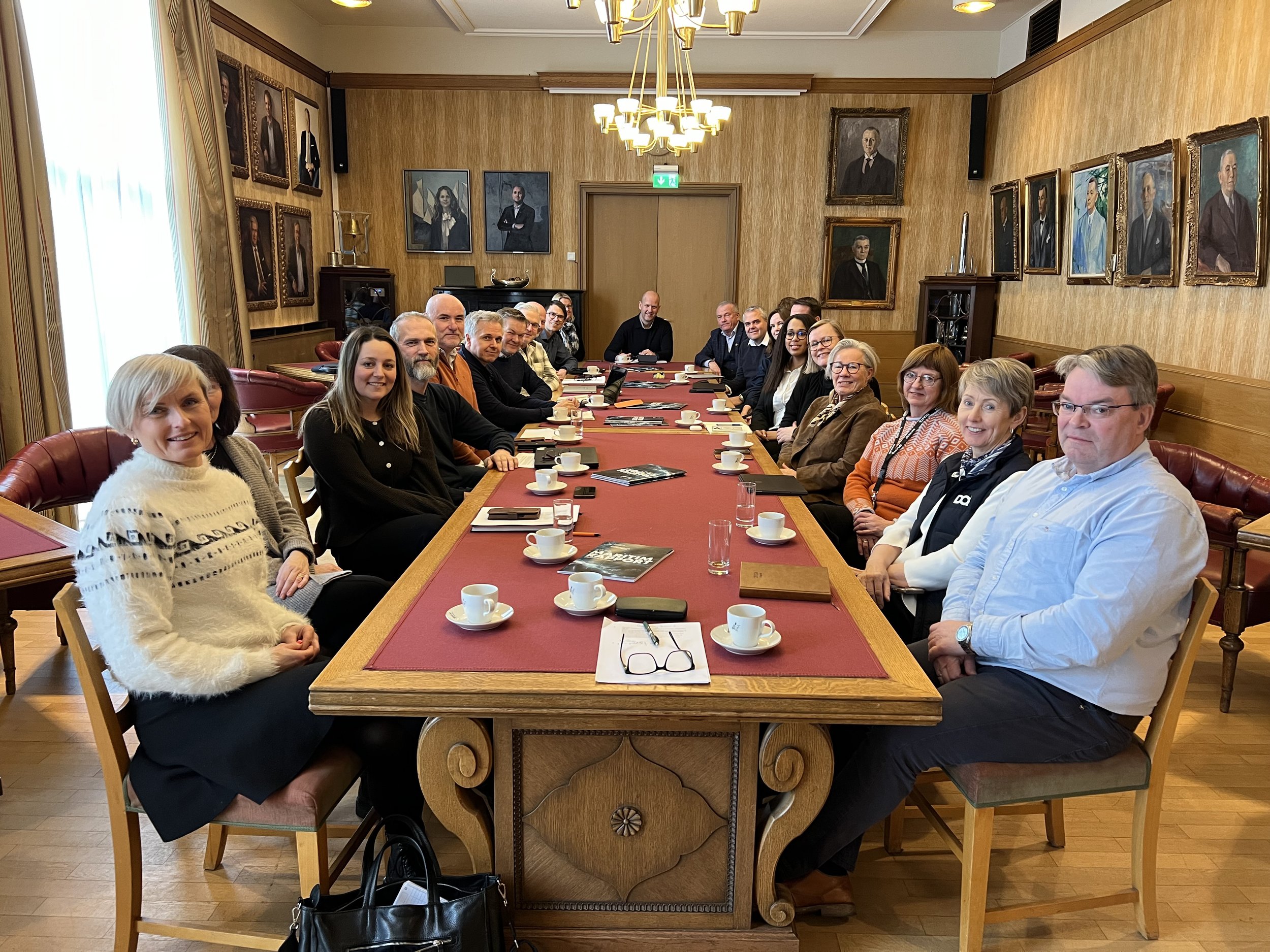 Inviterer statsråden