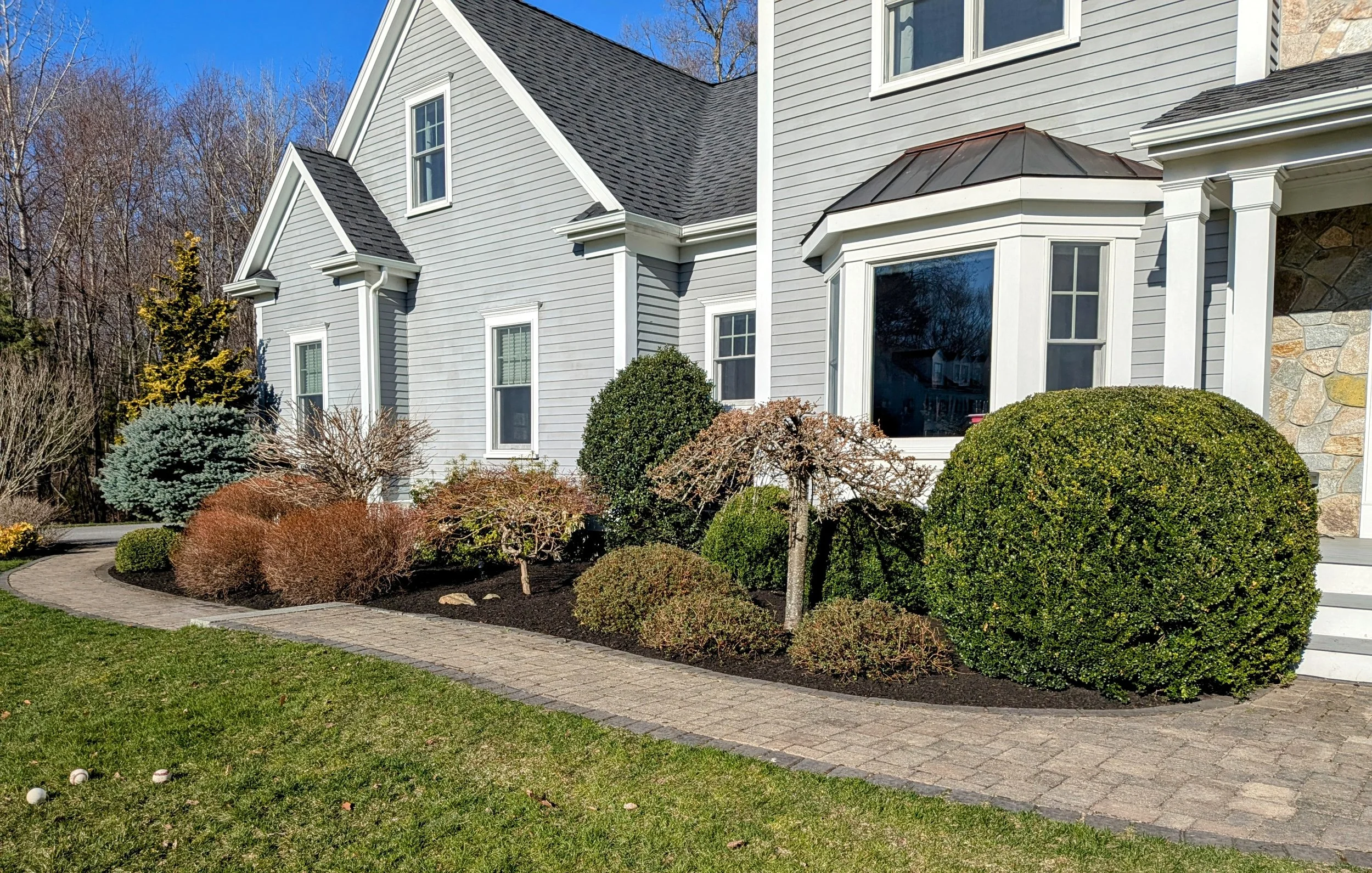 spring clean-up, landscape maintenance, garden preparation, mulch