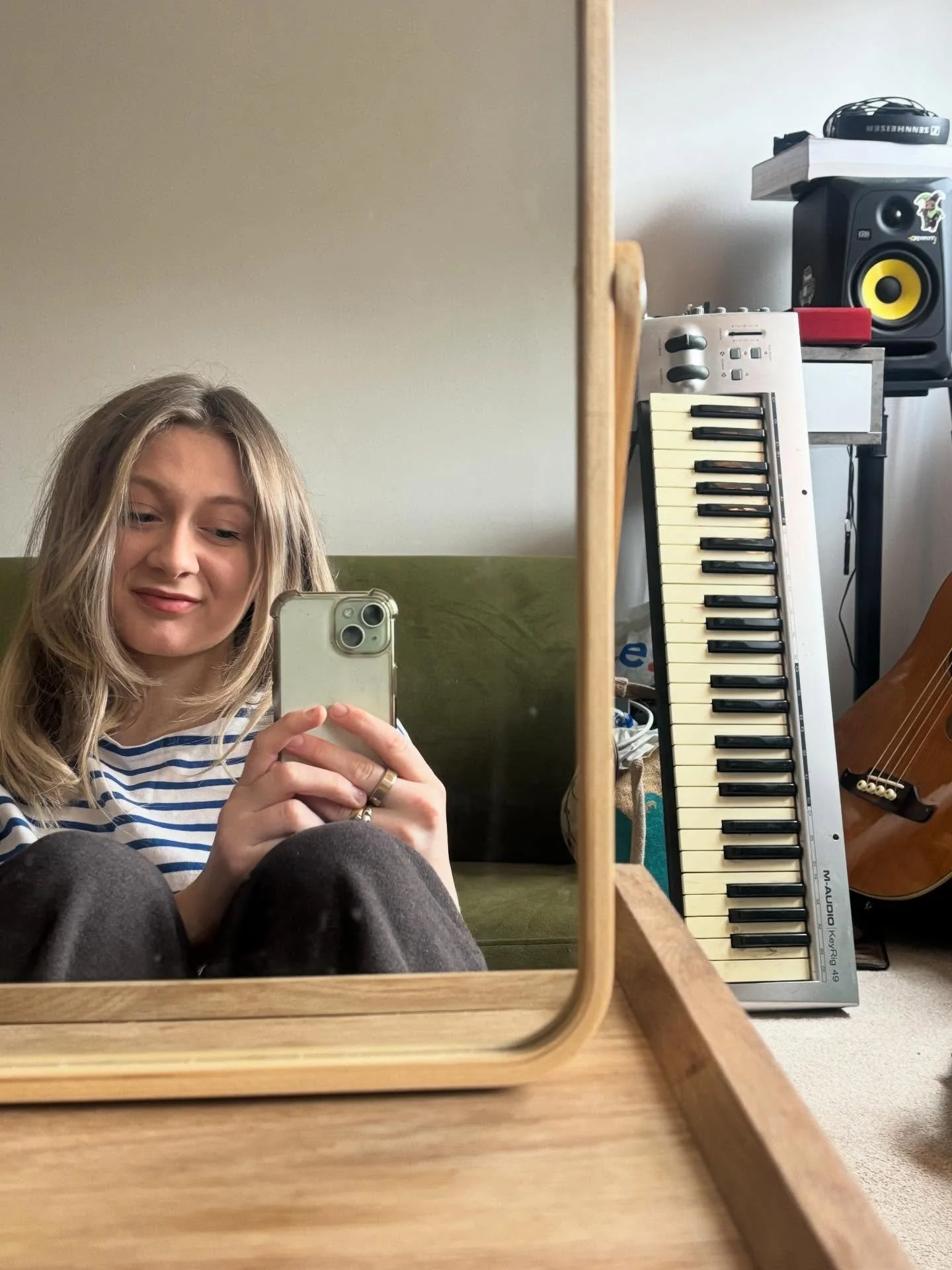 Yay over the moon to be featured in @clashmagazine today 🌙 thanks @rob_murray92 for the lovely piece.
Keep listening gorgeous people x