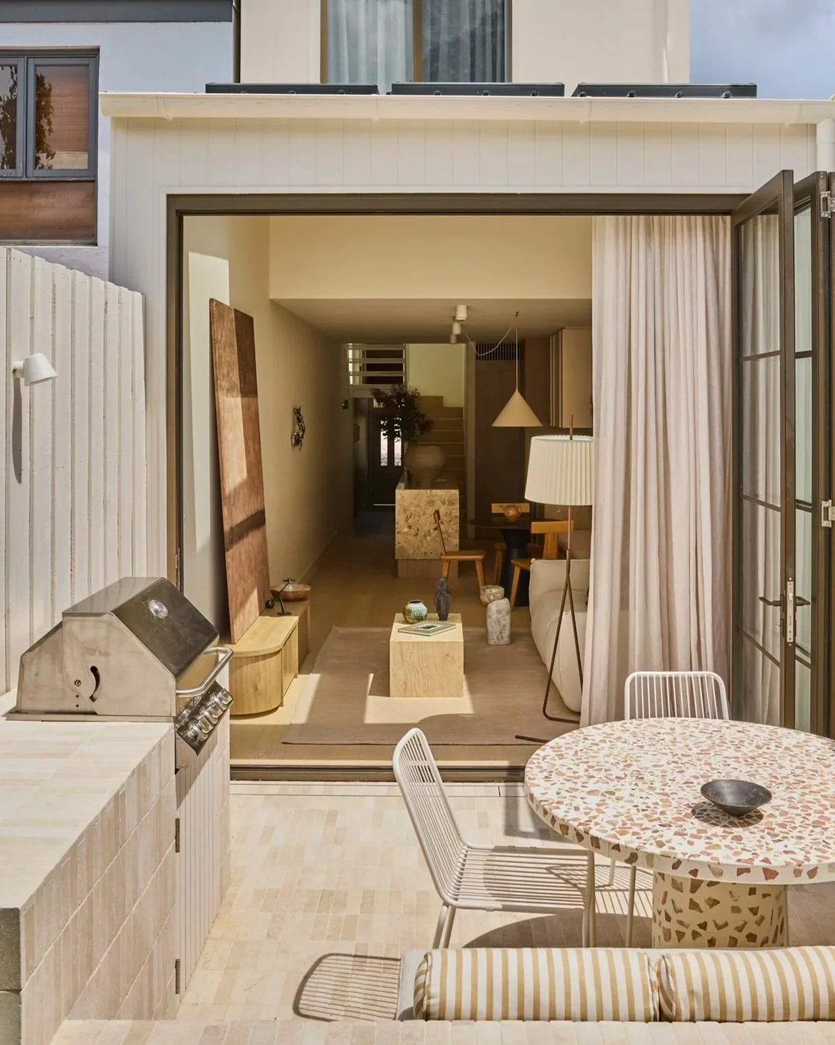 Open rear façade of a restored heritage terrace in Sydney by leading Balmain architect Passer Architects.