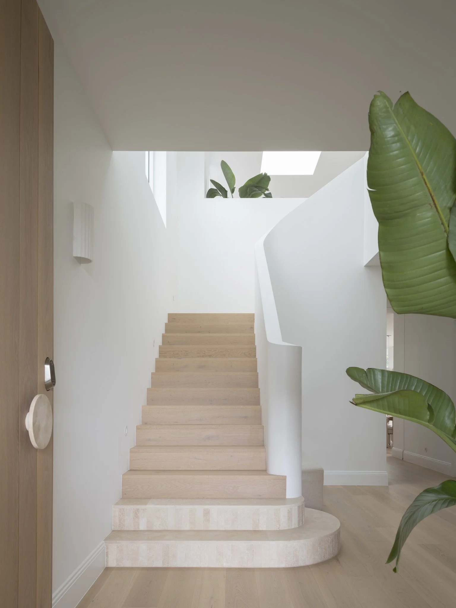 cronulla-duplex-11a-curved-staircase-skylight-2-passer-architects.jpg