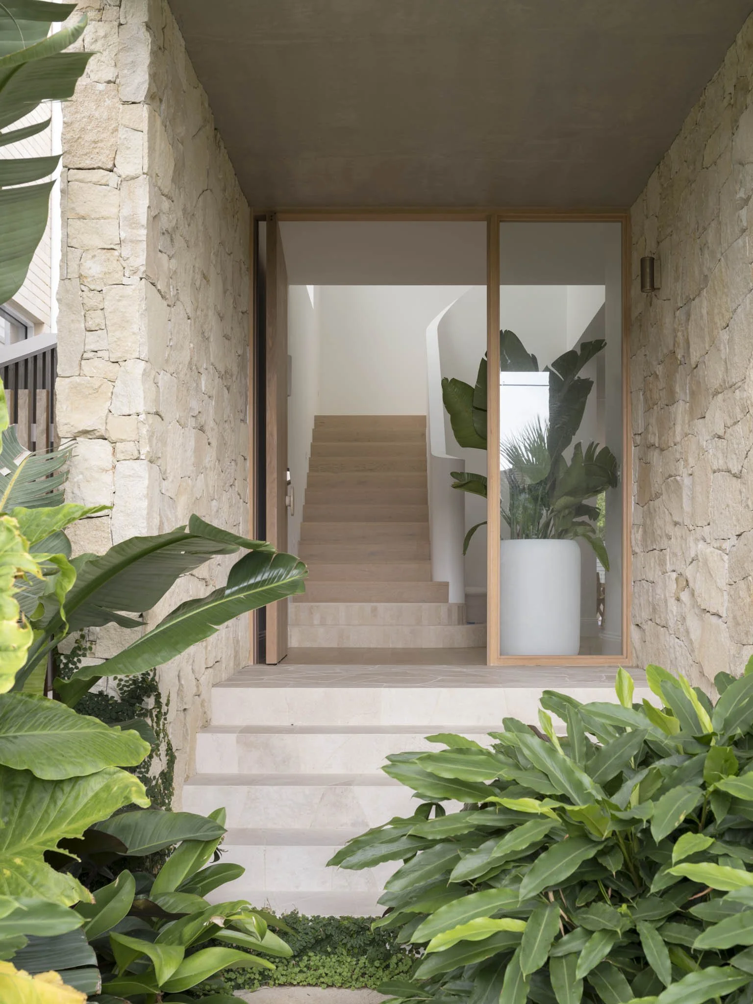 cronulla-duplex-11a-coastal-entry-landscape-passer-architects.jpg