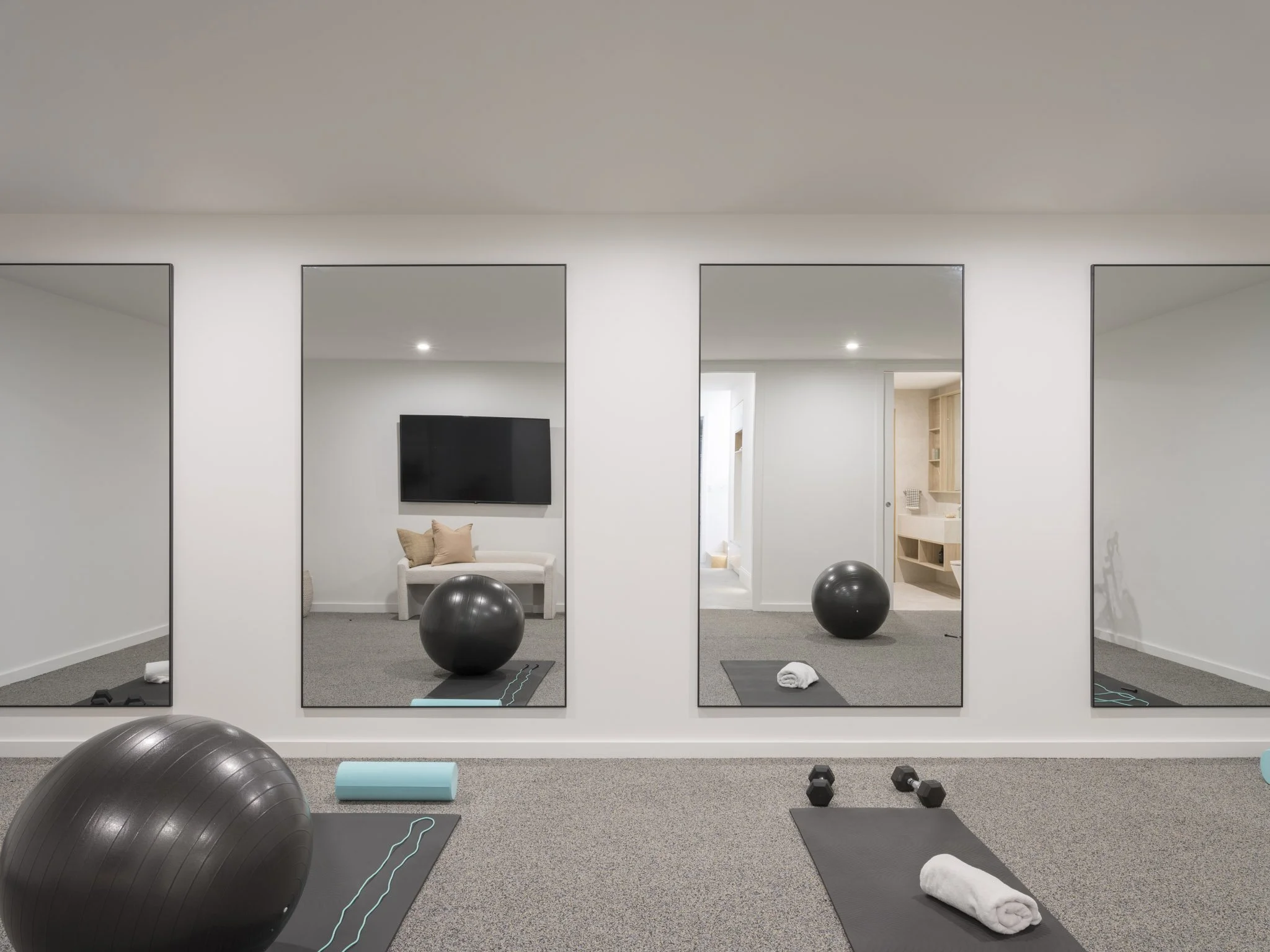cronulla-duplex-11a-home-gym-wellness-space-passer-architects.jpg