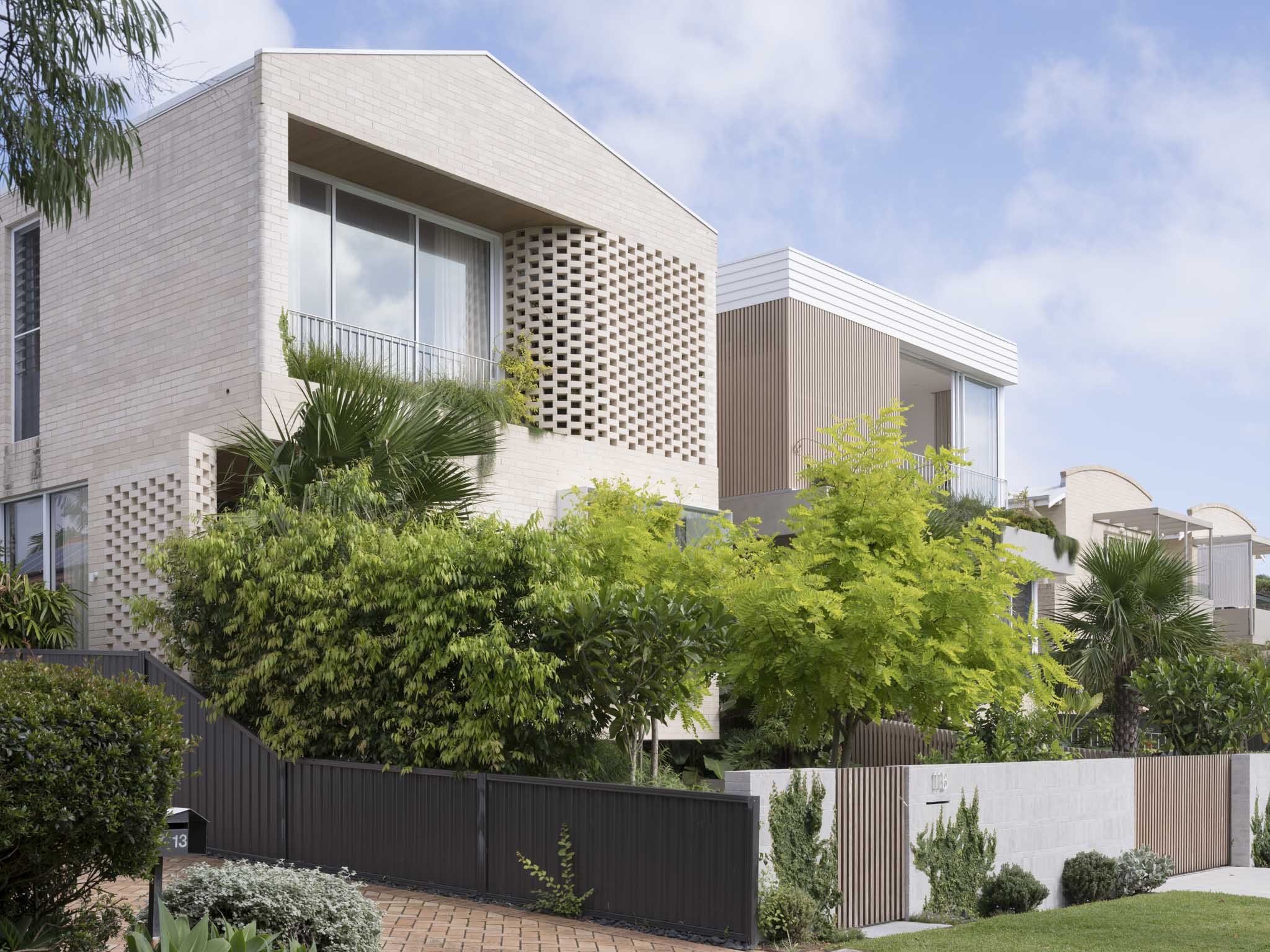 cronulla-duplex-11a-modern-coastal-facade-4-passer-architects.jpg