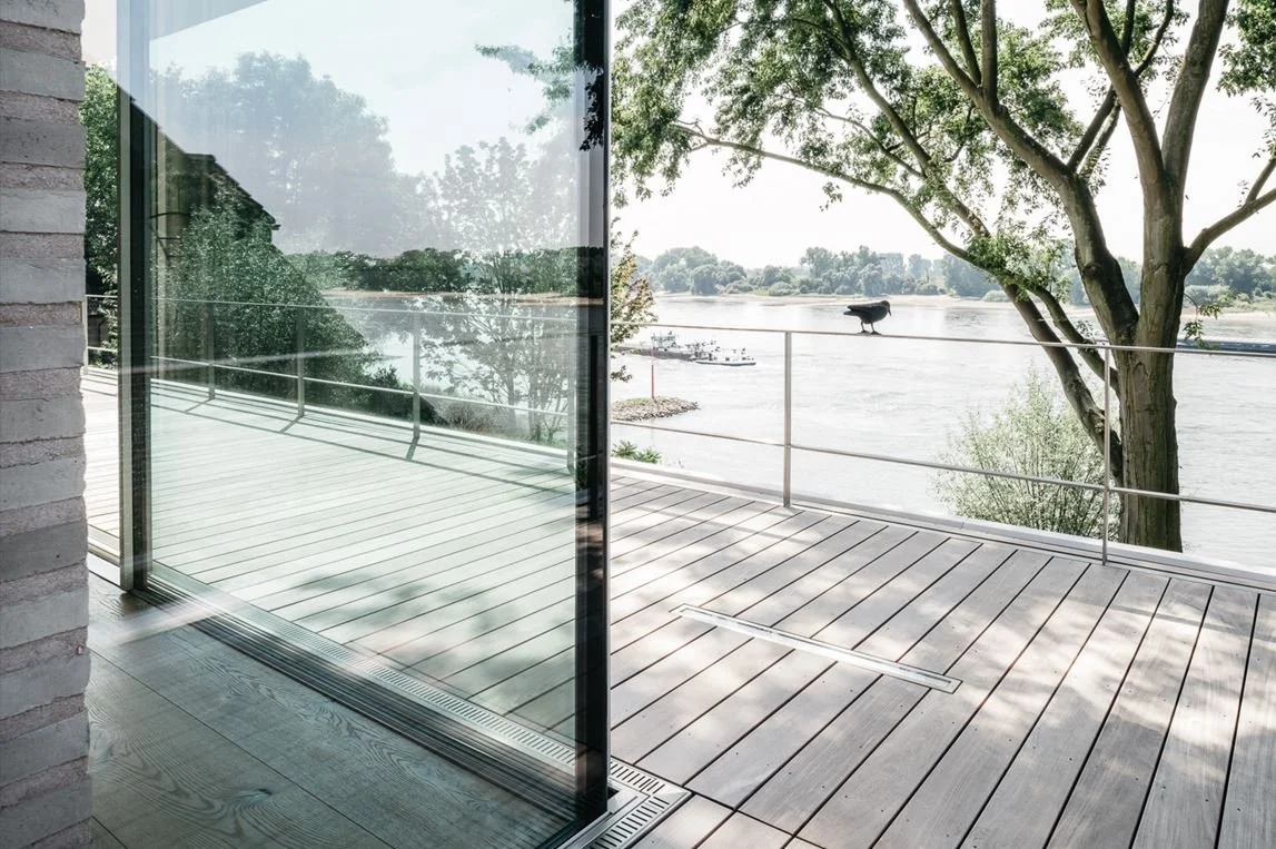 Services 1 — ALLURE Window System