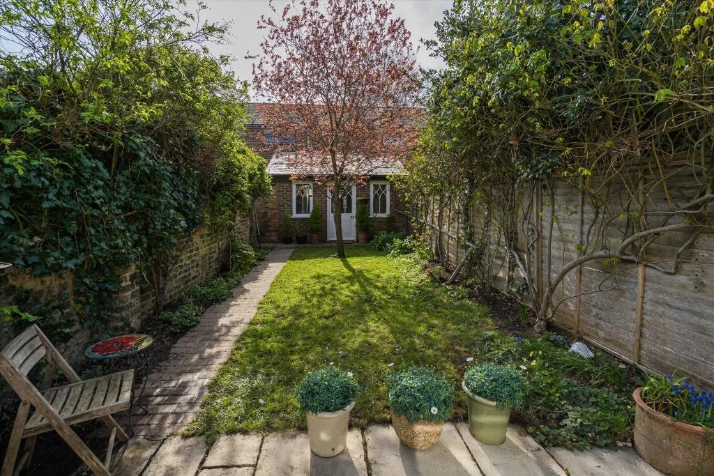 6. 18 Cranham Terrace.jpeg