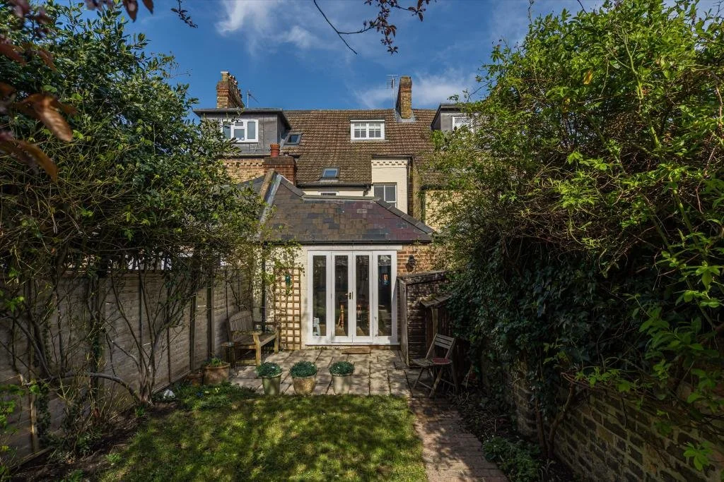 5. 18 Cranham Terrace.jpeg