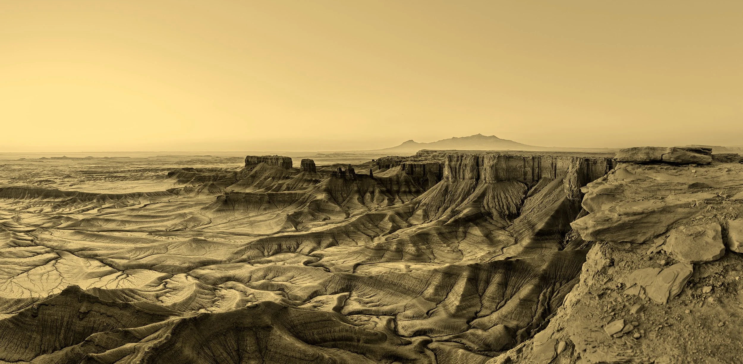 012 – Golden Horizon