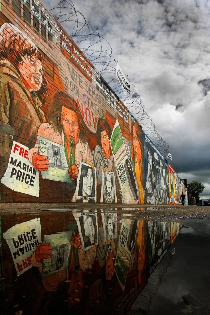 A Belfast Peace Walls Tour That Adds Modern History to an Irish Journey