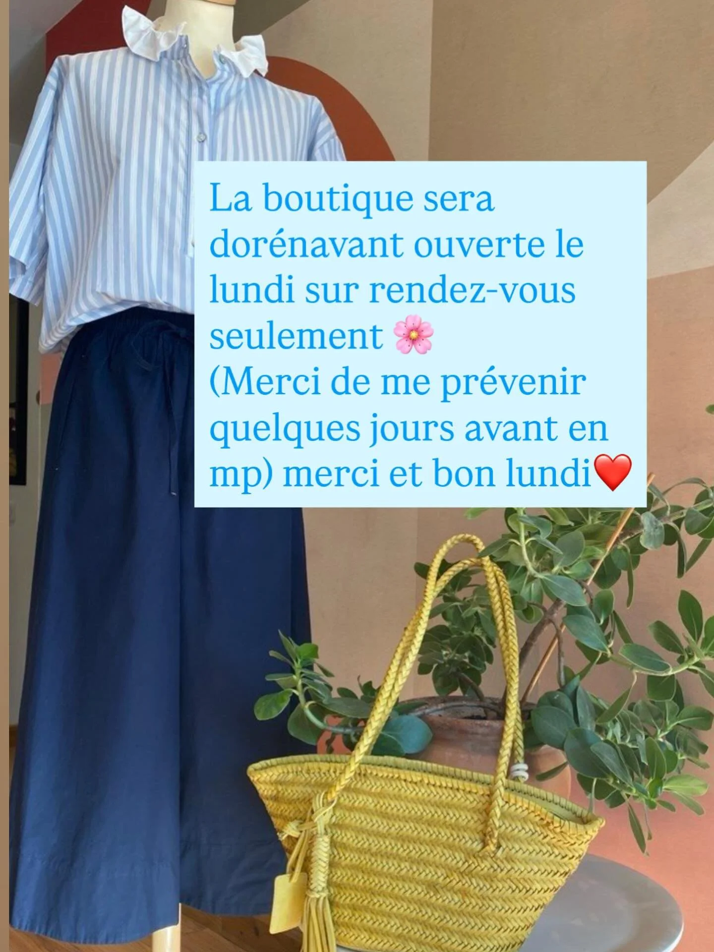 N&rsquo;h&eacute;sitez pas &agrave; prendre rendez-vous!!! Pour  cela il vous suffit d&rsquo;appeler &agrave; la boutique aux horaires d&rsquo;ouverture ou bien nous envoyer un message sur Instagram ou Messenger 🌸❤️