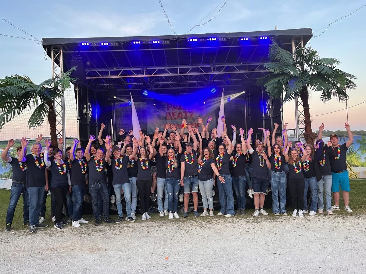 DANKE !!!

Es liegen intensive aber sch&ouml;ne Tage hinter uns.

Wir bedanken uns bei allen, die vor, w&auml;hrend und nach unseren beiden Festtagen mit Rat und Tat mitgewirkt haben. Es war grandios!!
Ein besonderer Dank gilt vor allem unseren viele