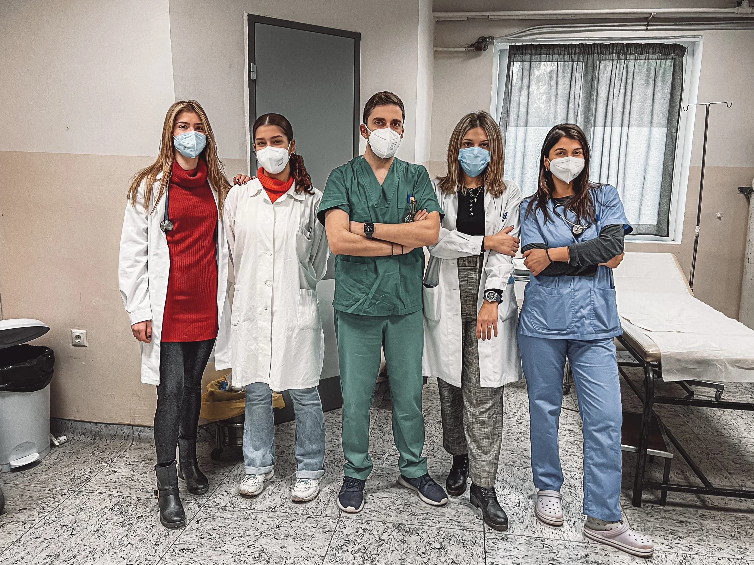 Απόστολος Ανθόπουλος με φοιτητές ιατρικής