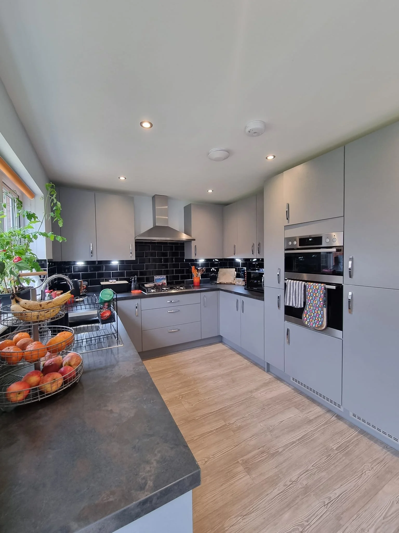 clean kitchen3.jpg