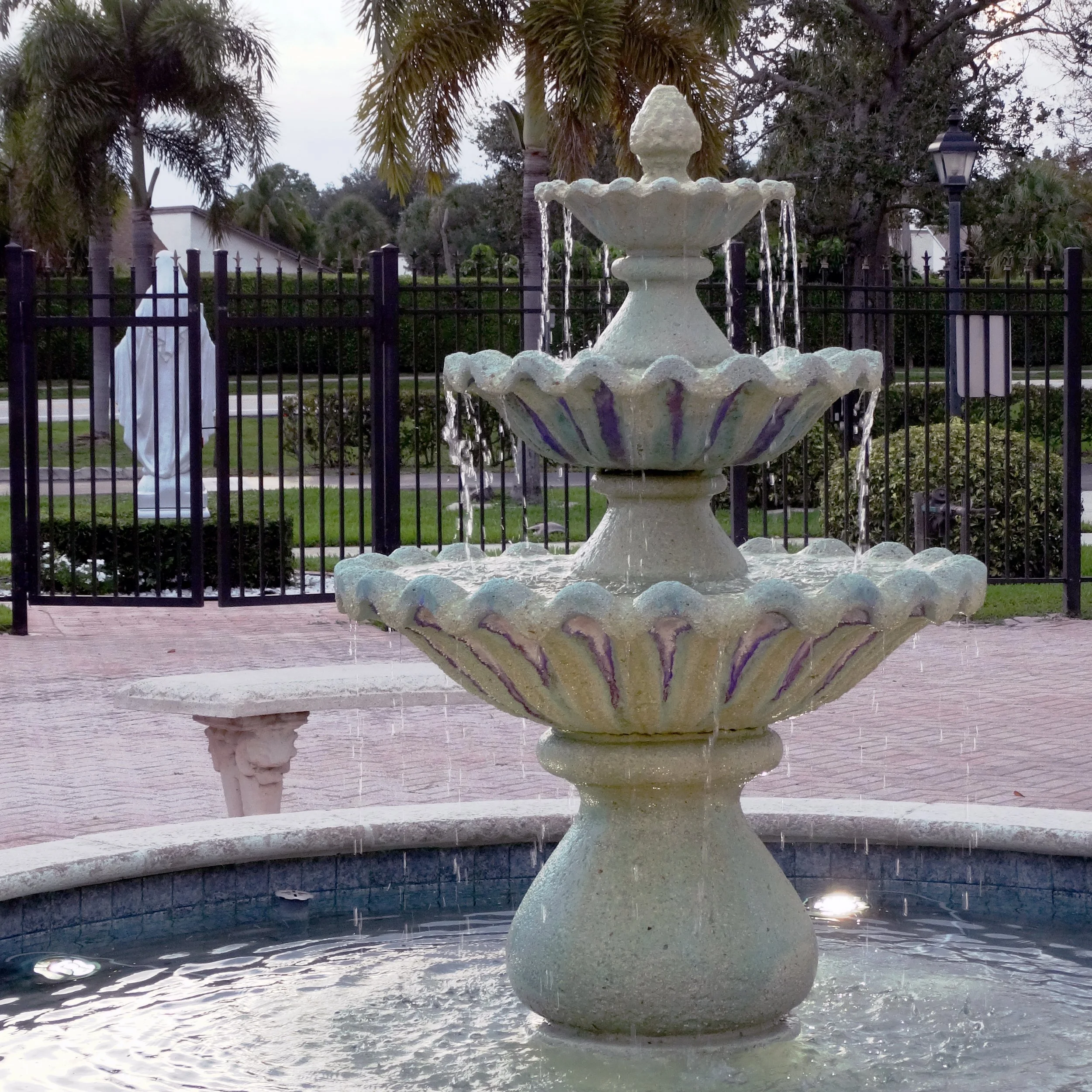 DSC03796 square Fountain with Sculpture.jpg