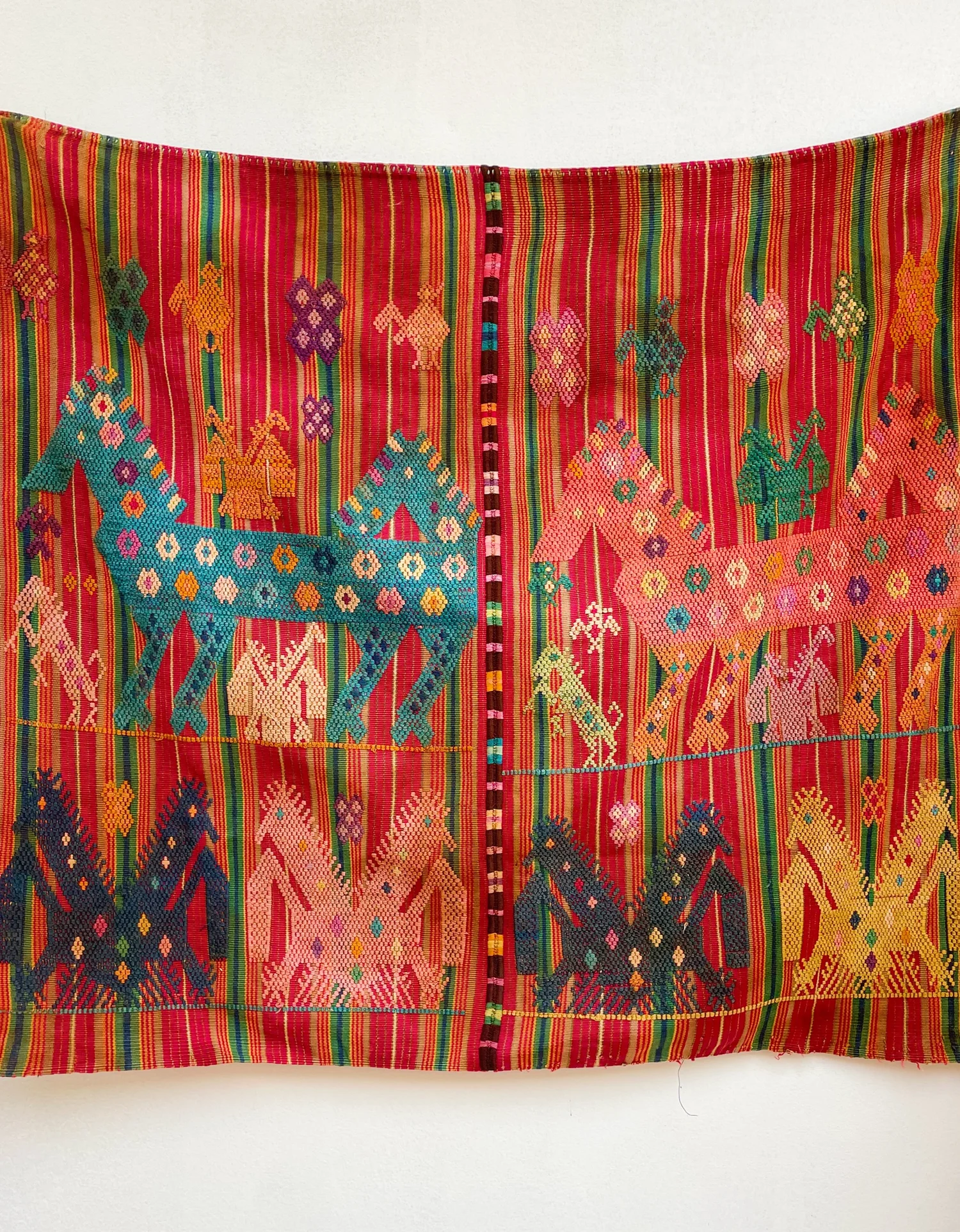 VINTAGE TEXTILE 002 — Luna Zorro