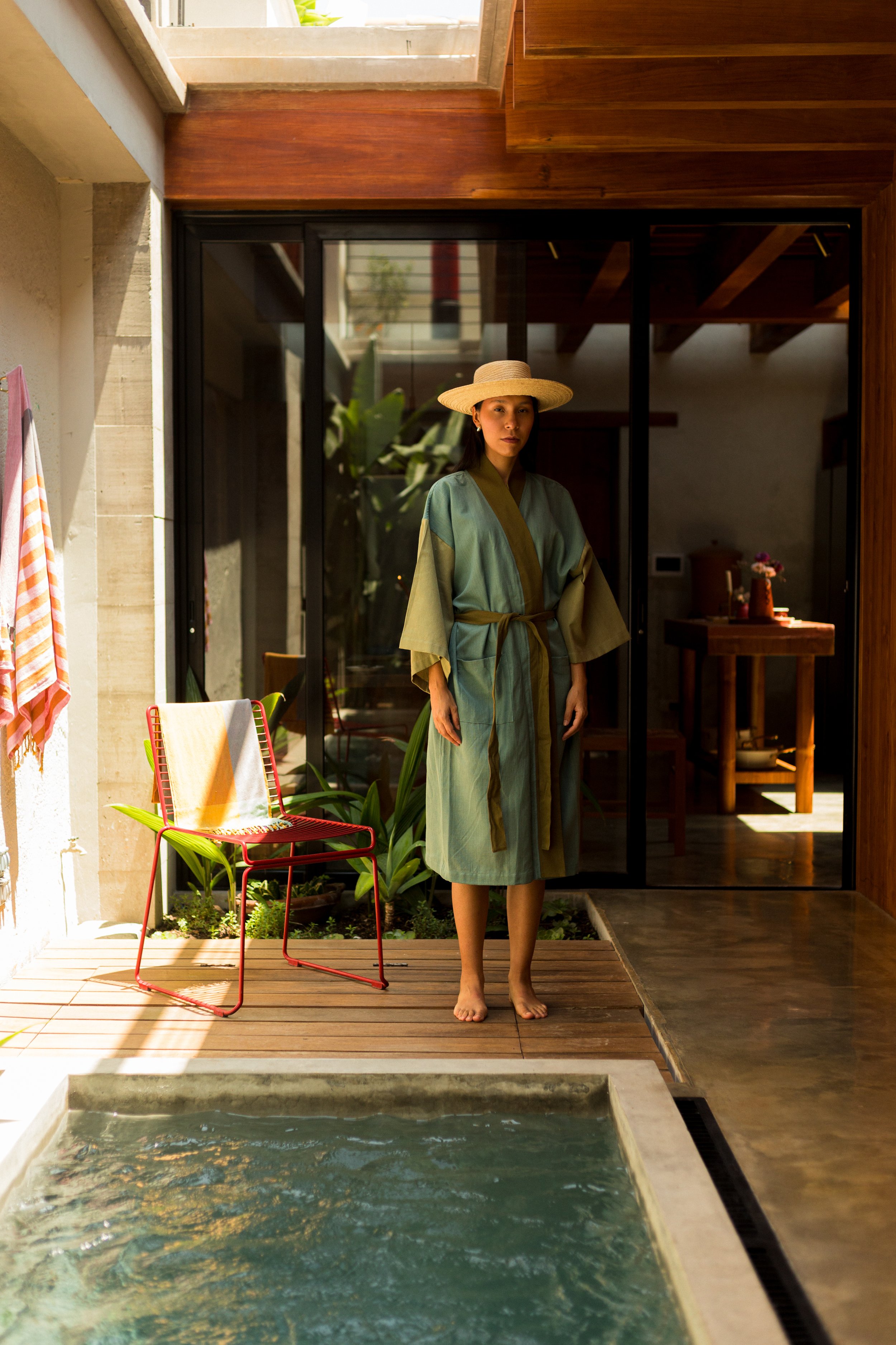 Robe 01.jpg