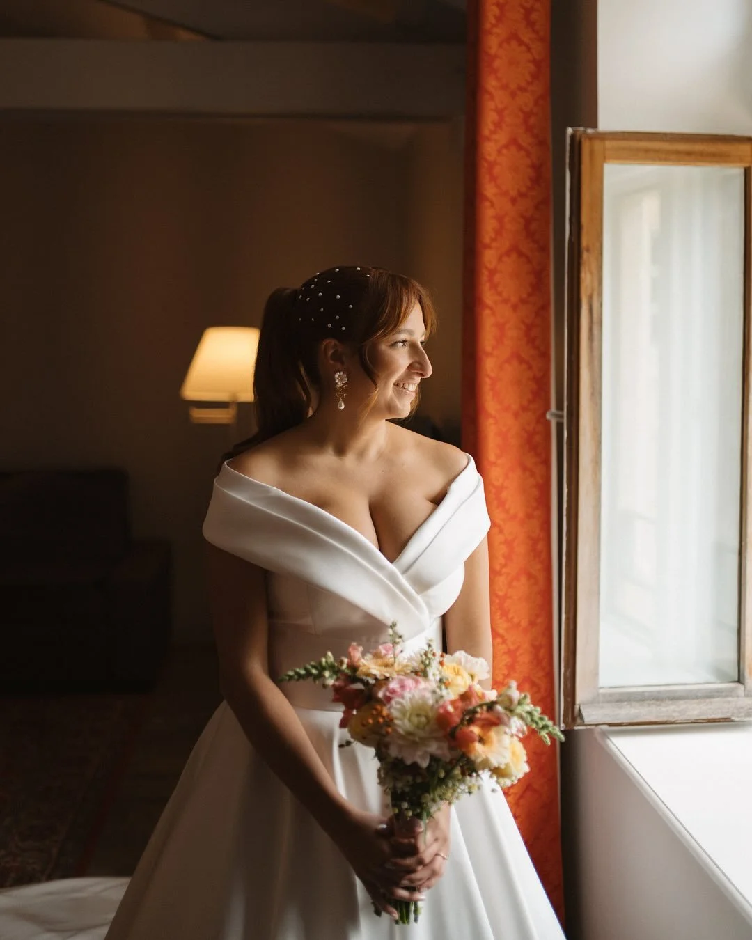 Getting ready &amp; first look with bridemaids on Melany &amp; Baptiste&rsquo;s wedd ✨

&bull;I am Laur&egrave;ne, french wedding destination photographer with vibrant &amp; cinematic vision

BOOKING 2026/2027

Destination Photographer Bordeaux - Wed