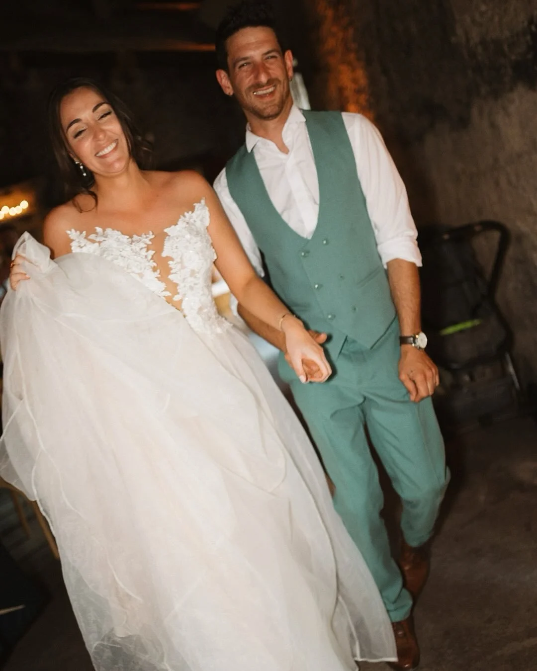 Laura &amp; Micka - wedding night in Bordeaux 

venue @chateaudutaillan 
content creator @openneverempty.lovelens 
dress @c_mariage 

#weddingdress #weddingday #reelwedding #weddingreception #weddingphotography #weddingphotographer #weddingparty #lau