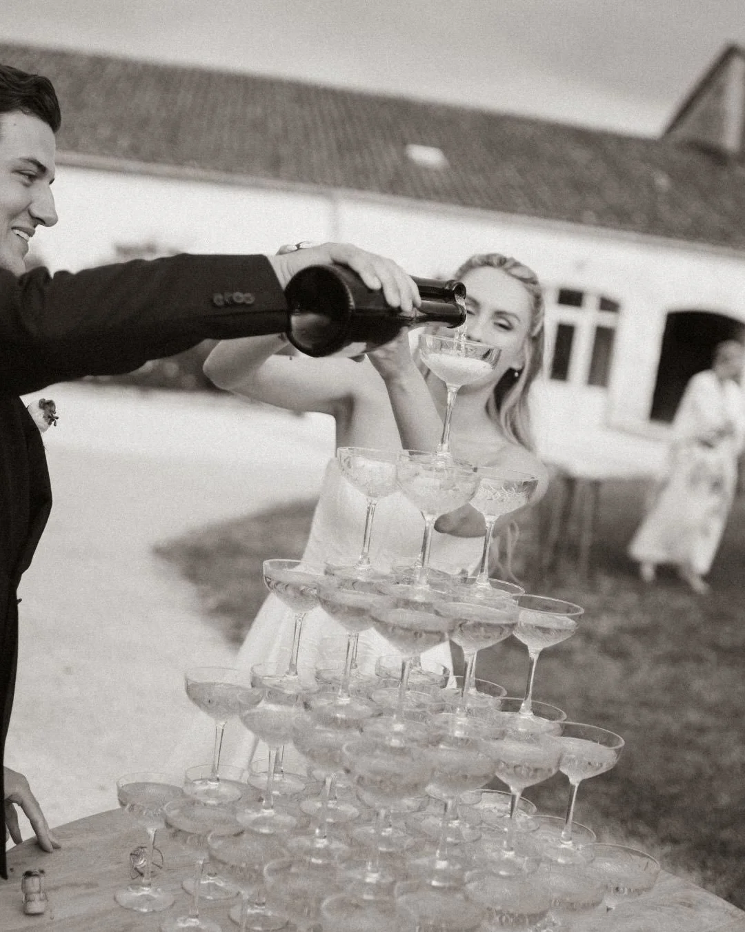 Champagne is always a gorgeous moment 🎞️✨

Planning - @doruleteevents
Venue - @lacannonerie
Photo - @laurenequiros 
Florals - @mrs_whiterose
Caterer - @traiteurevents
Video - @auroraweddingfilms
Wine - @manvswine
Rentals - @ourfabulousthings
DJ &amp