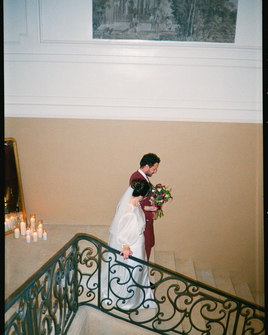 Deux fa&ccedil;ons de voir. Deux fa&ccedil;ons de ressentir. 

L&rsquo;argentique pour l&rsquo;instant brut, imparfait, vivant. 
Le digital pour poser, ralentir, raconter autrement. 

Entre les deux, il y a vous, votre histoire. Vos gestes, vos silen