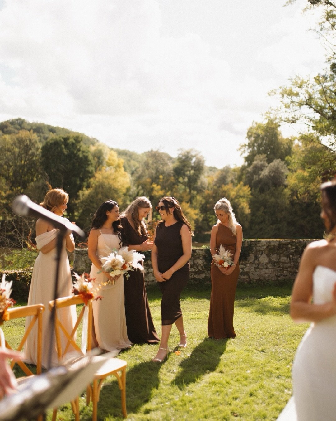 Wedding season is about to begin, and I&rsquo;m so excited to reconnect with you all and create new photos. My creativity is flowing, my personal life is full of changes, and love it! 

If you&rsquo;re getting married in France or abroad in 2026 or 2