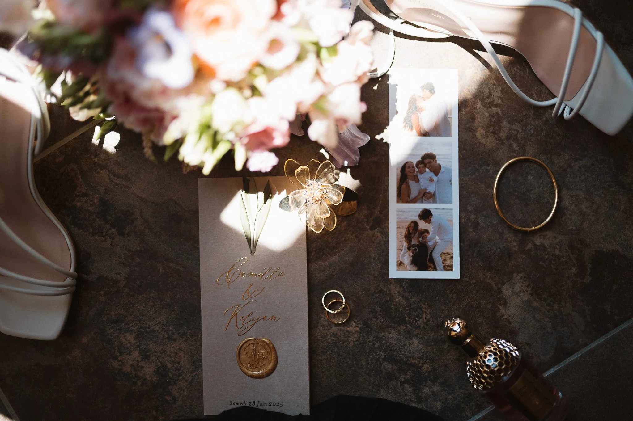 Flatlay préparatifs mariage details photographe