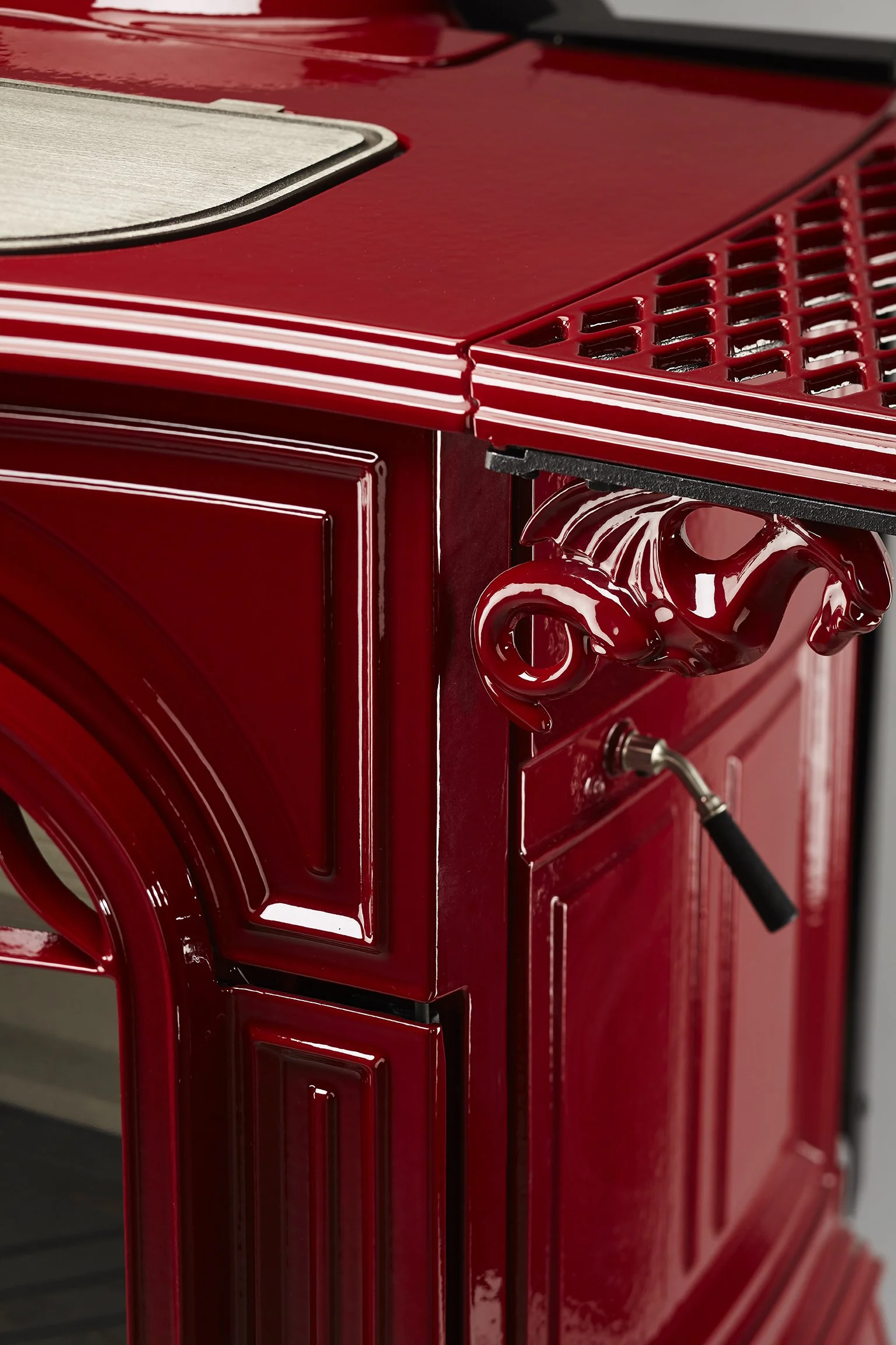 Defiant Wood Stove - Photo (Detail 1 - 4C Low Res).jpg