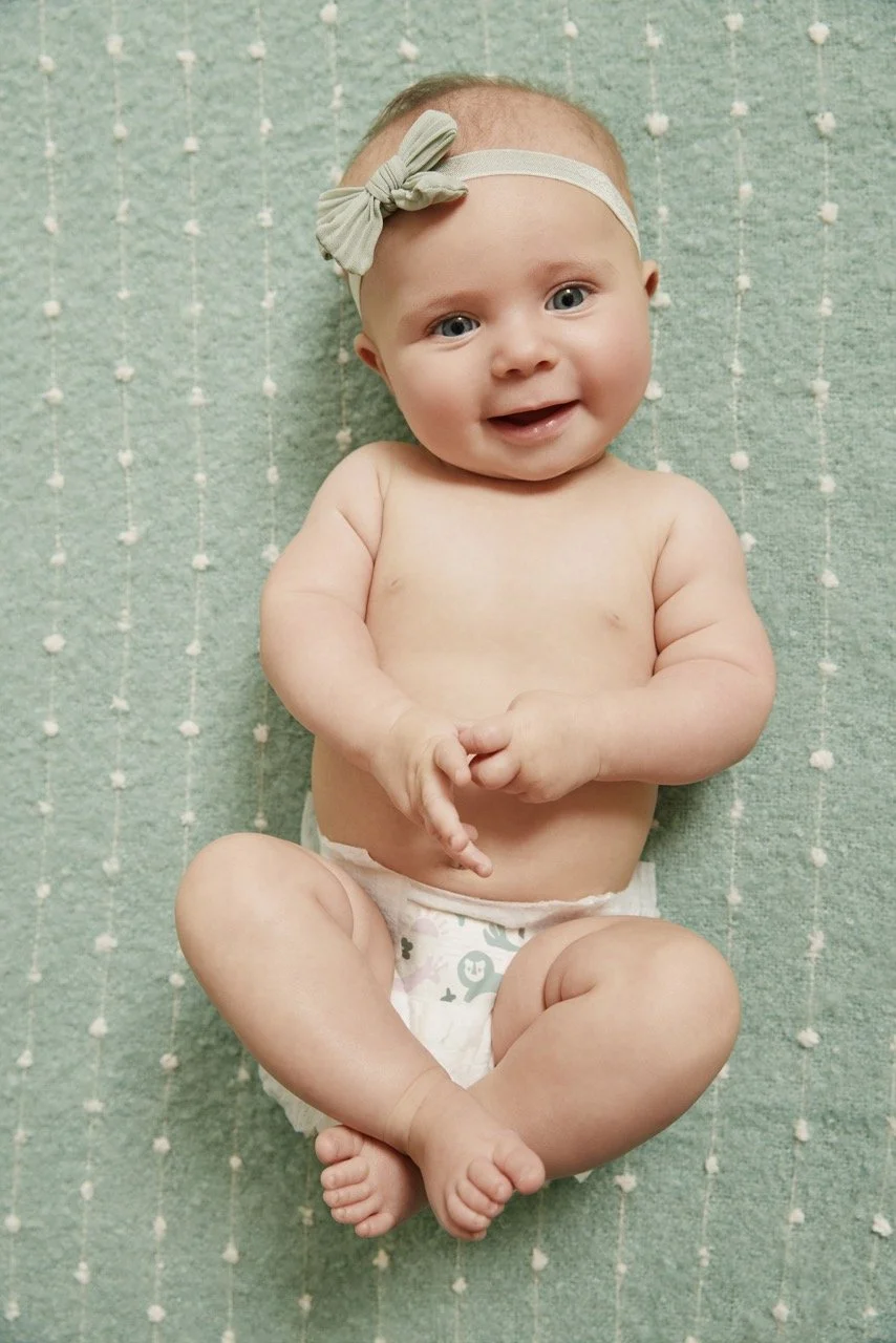 Thrive_Diaper_Isla_Size01_2120_Rt Large.jpeg