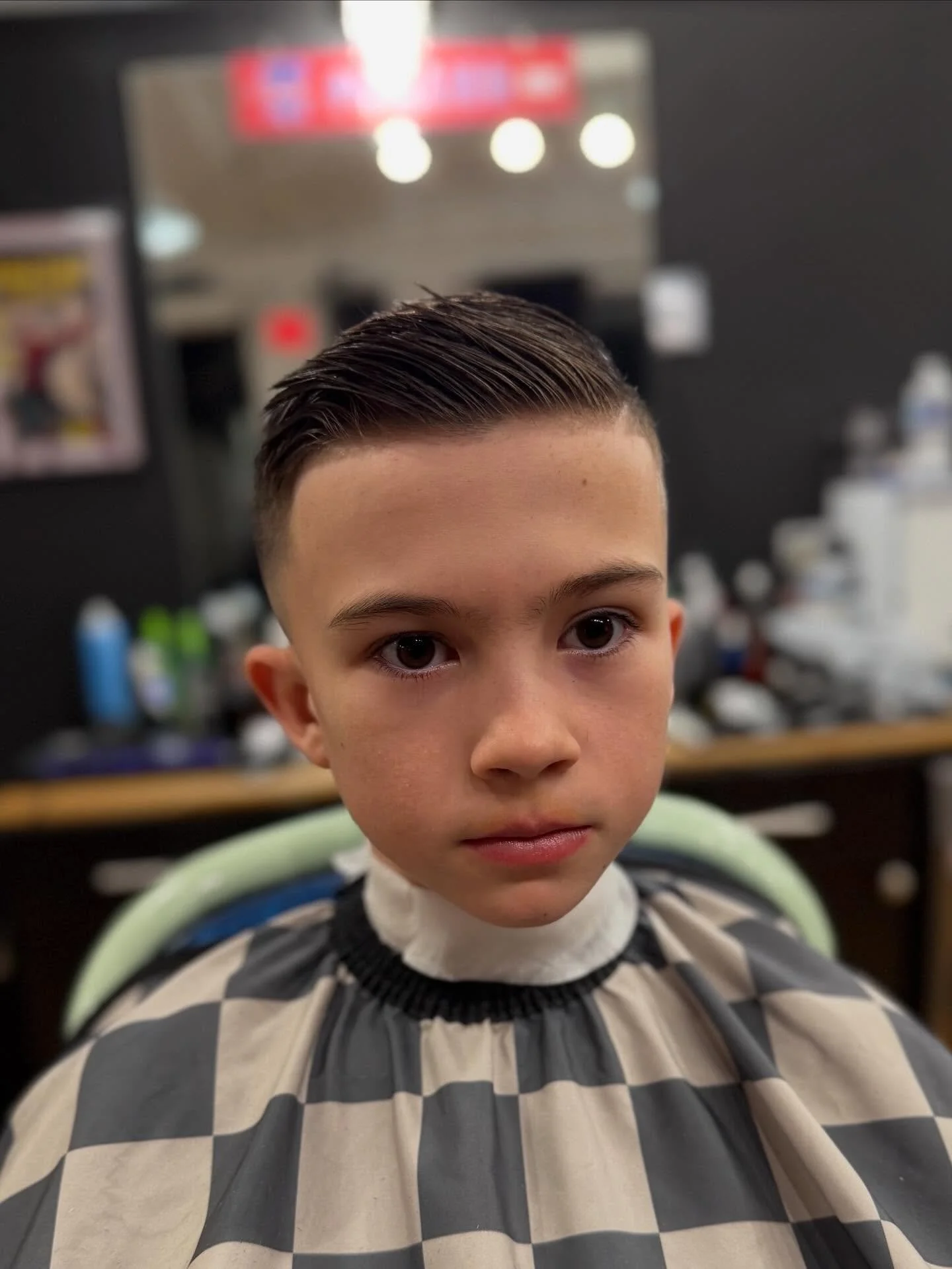 A solid cut and an even better experience. Nick holding it down at Your Friendly Neighborhood Barber &mdash; where everyone&rsquo;s welcome and the details matter.

📍Your Friendly Neighborhood Barber 

#YourFriendlyNeighborhoodBarber #NeighborhoodBa