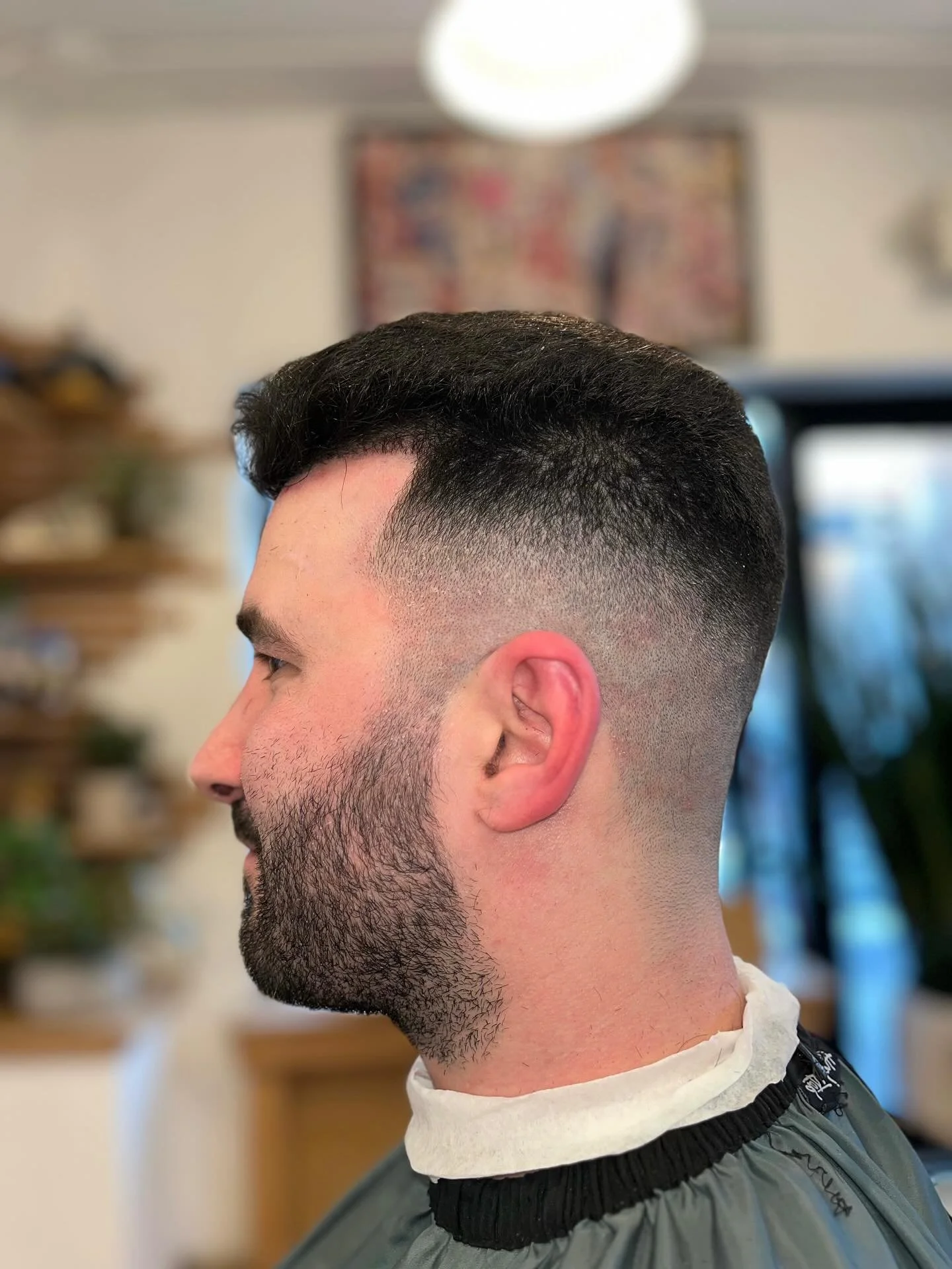 Nate cleaned this one up nicely.
A sharp fade and a natural finish up top.

Catch him at Your Friendly Neighborhood Barber. 

#YourFriendlyNeighborhoodBarber
#PhillyBarber
#PhillyBarbers
#PhillyHair
#MensHaircut
#SkinFade
#FadeGame
#BarberCraft
#Barb