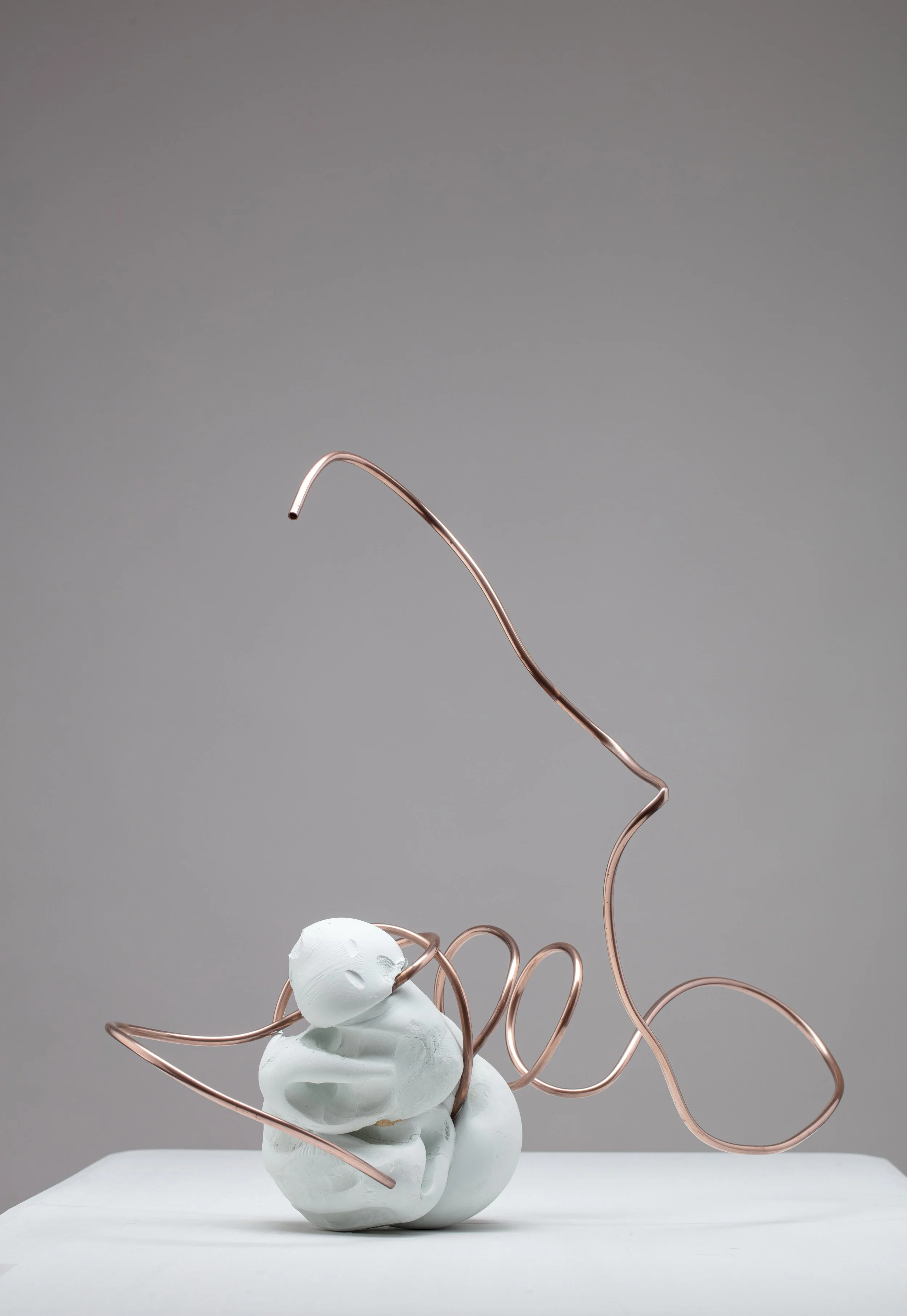 MariaEugeniaMoya_Corsette_HydrocalYCobre_53x50x29cm_2018_Frontal.jpg