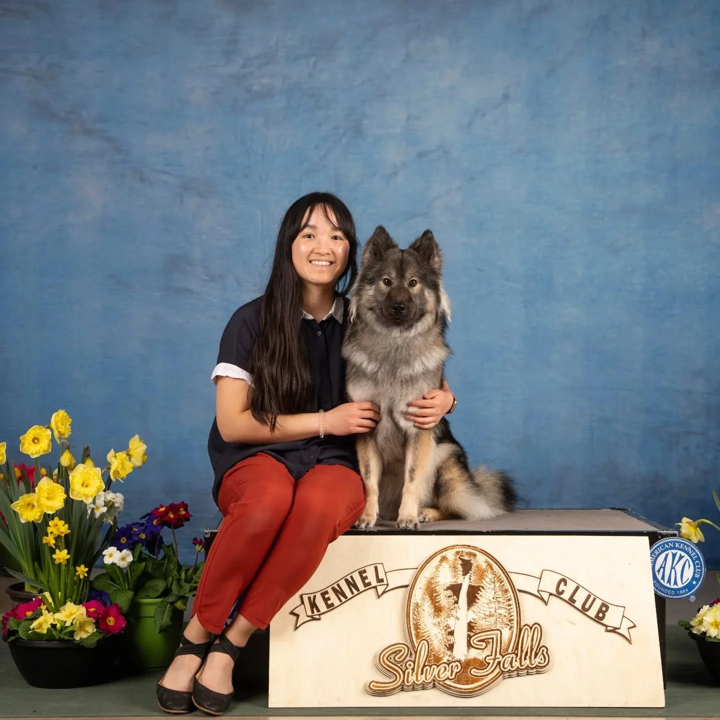 A little commemorative photo with puppy girl Nike (she is forever going to be puppy) at her first show ☺️.

I entered her even though I know we still have a lot of work still left to do to get her comfortable with the exam portion, but in all other a