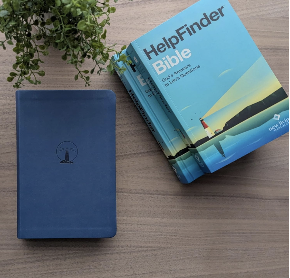 HelpFinder Bible NLT, Filament Enabled (LeatherLike, Harbor Blue, Red Letter)