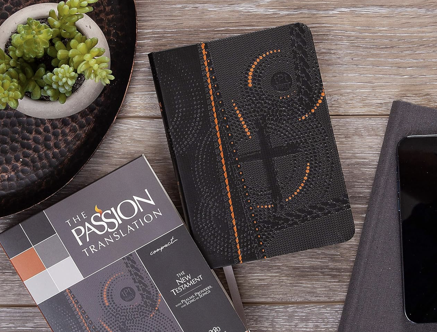 The Passion Translation New Testament (2020 Edition) Boys Youth - A Modern, Easy-to-Read Bible with Study Notes for Guys (Older Boys and Teens) to Discover...
